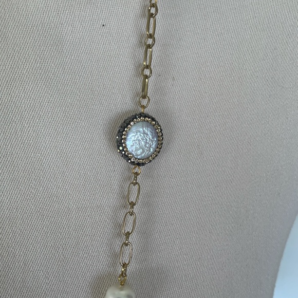 White Coin and Baroque Pearl Necklace 30 inches NEW NO TAGS - Picture 4 of 9